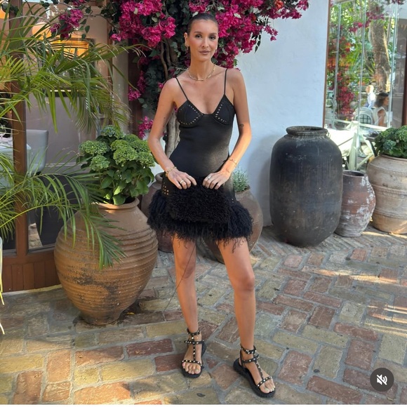 Elegant Black Sheer Nightdress - Picture 11 of 11